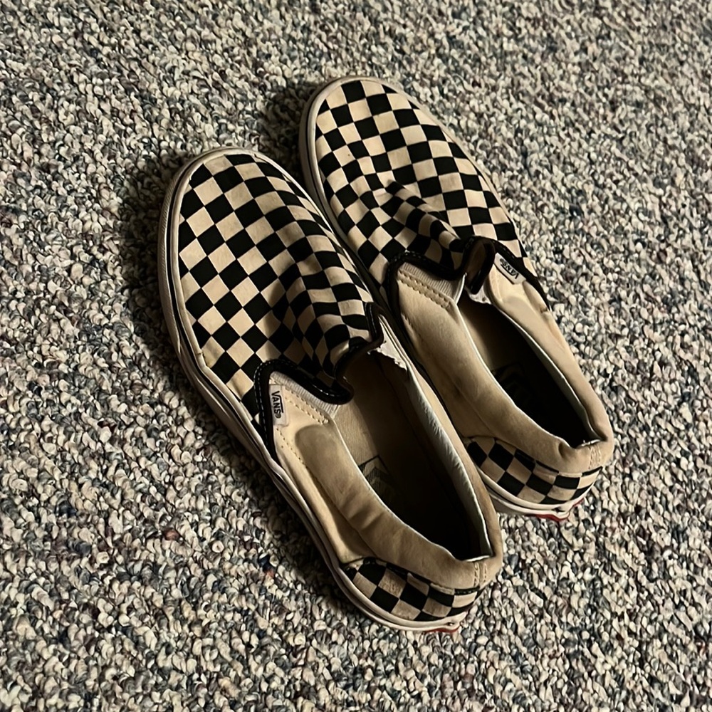 Women’s 9 checker Vans